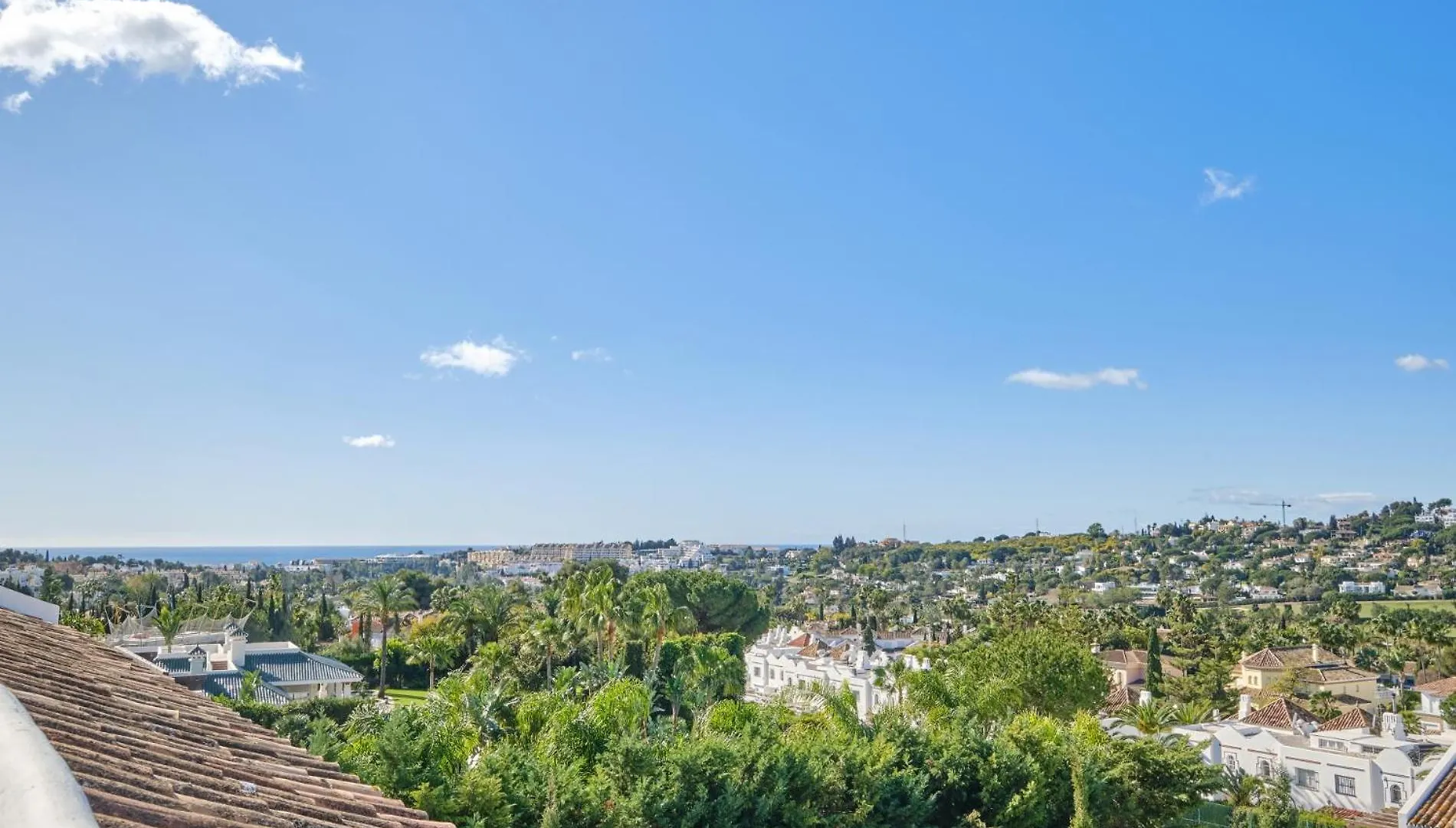 מארבלה Cozy 3 Bed Duplex Apartment With Shared Swimming Pool In Nueva Andalucia