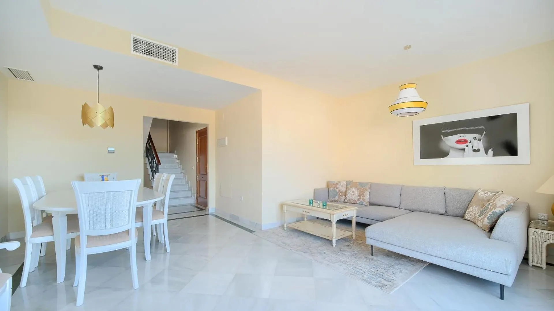 מארבלה Cozy 3 Bed Duplex Apartment With Shared Swimming Pool In Nueva Andalucia
