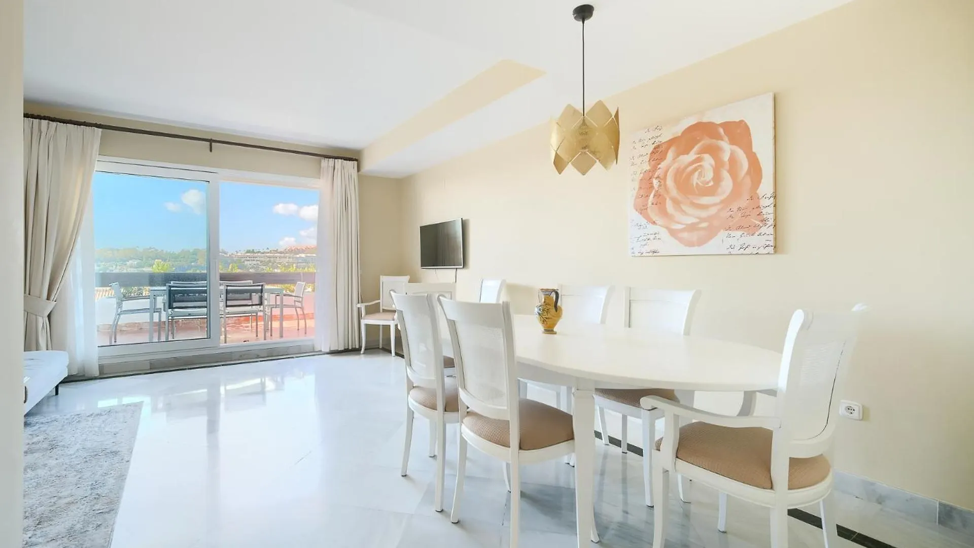 מארבלה Cozy 3 Bed Duplex Apartment With Shared Swimming Pool In Nueva Andalucia
