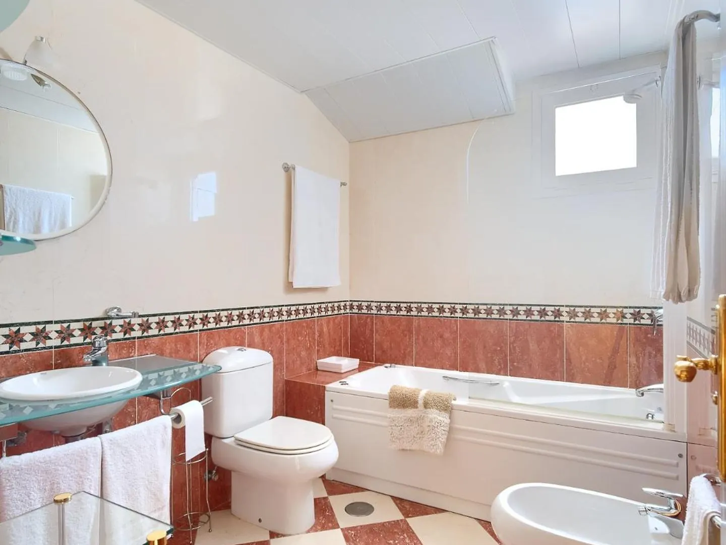 מארבלה Cozy 3 Bed Duplex Apartment With Shared Swimming Pool In Nueva Andalucia 0*,  ספרד