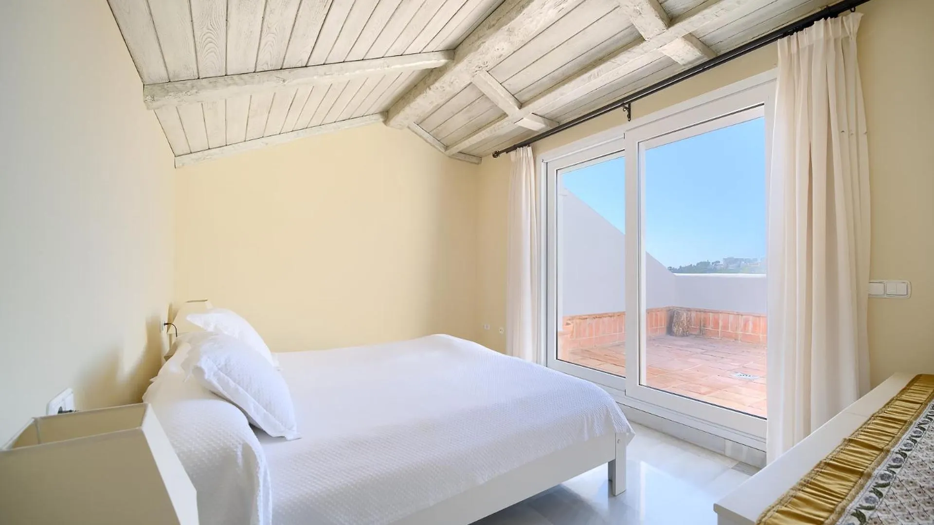 Cozy 3 Bed Duplex Apartment With Shared Swimming Pool In Nueva Andalucia Marbellac